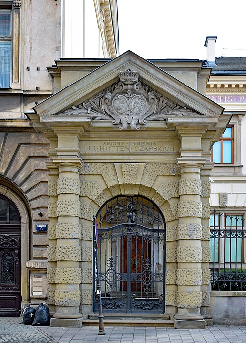 Portal pałacu Hutten-Czapskich